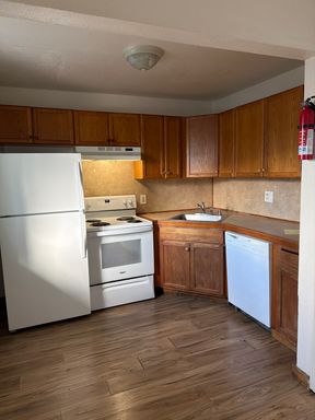 2 bedroom / 1 bath – photo 1