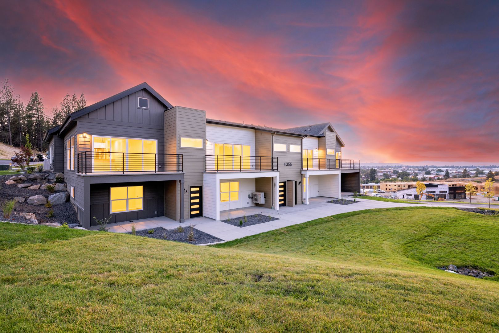 Spokane Townhome: 4412 N Dapple St.