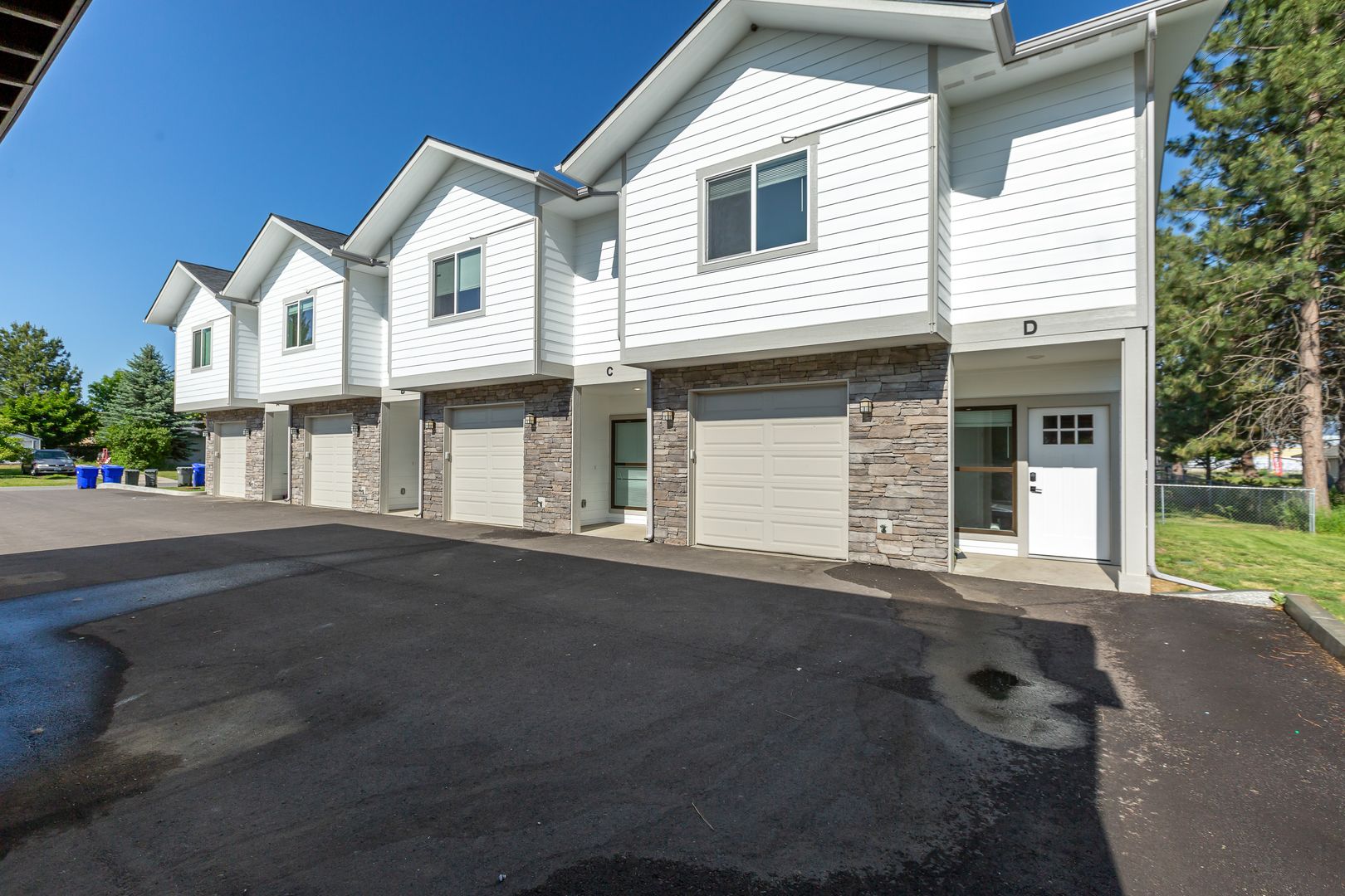 Deer Park Apartment: 1814 E. Carol