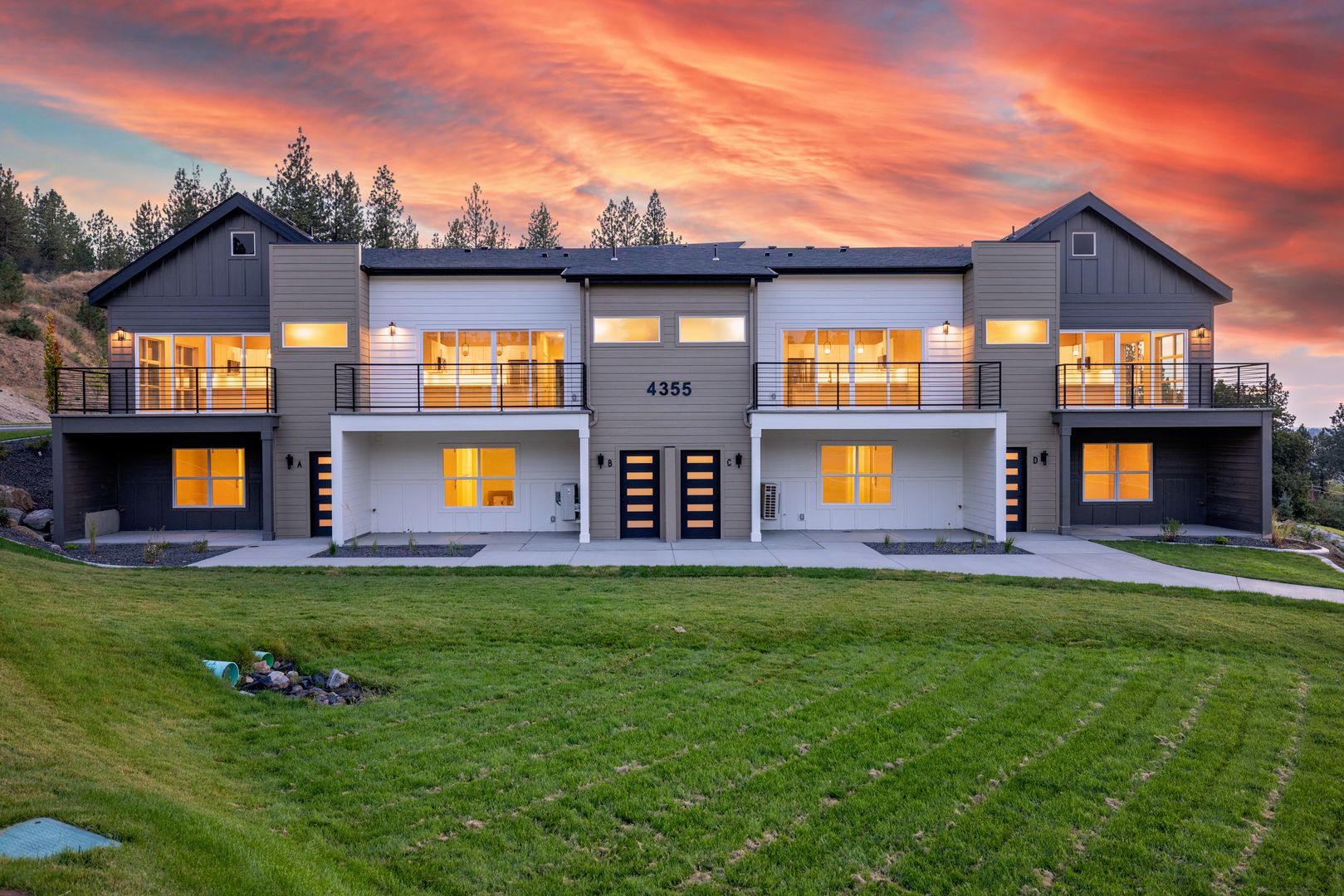 Spokane Townhome: 4412 N Dapple St.