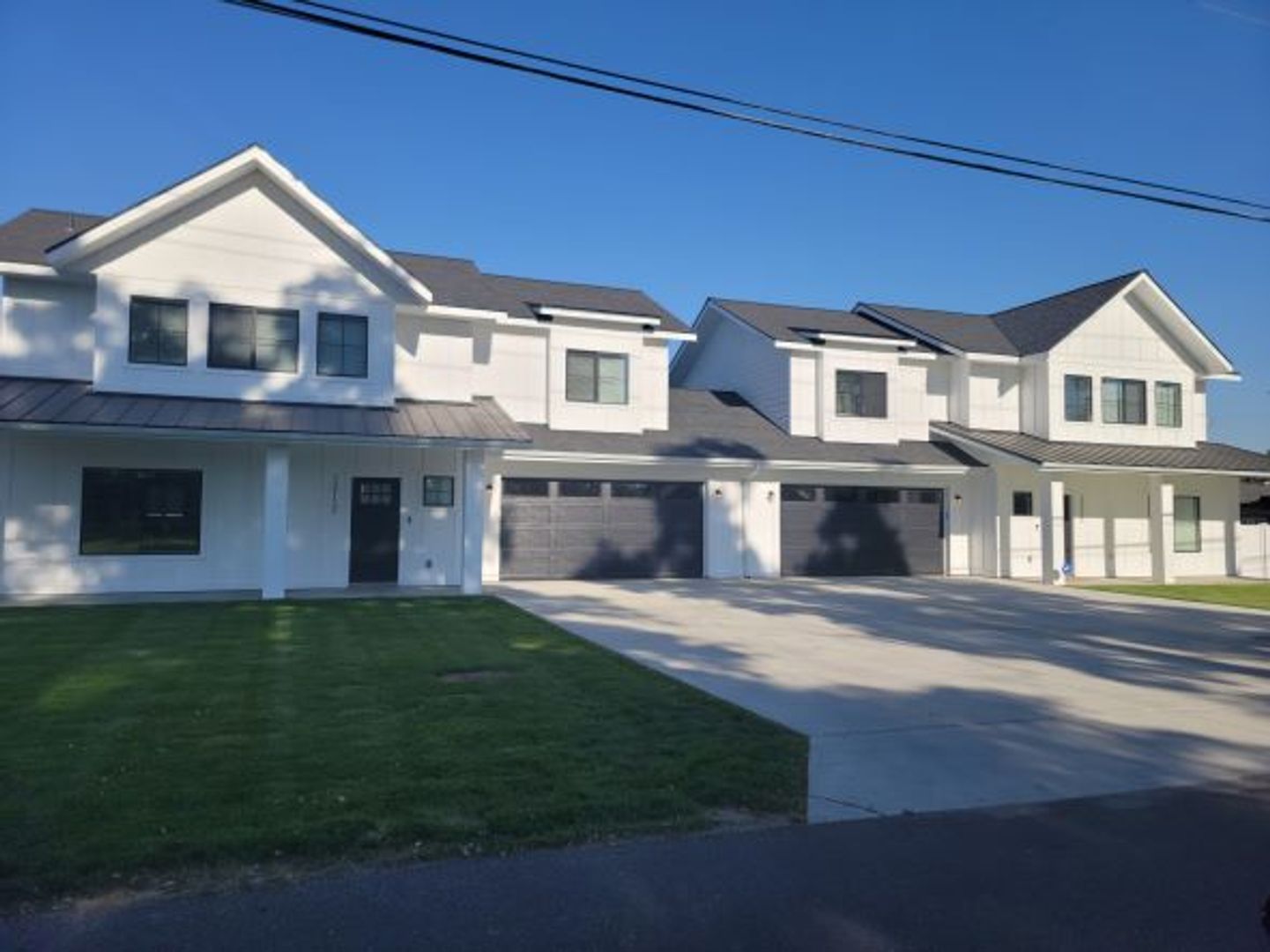 Mead Apartment: 12110 N. Freya St.
