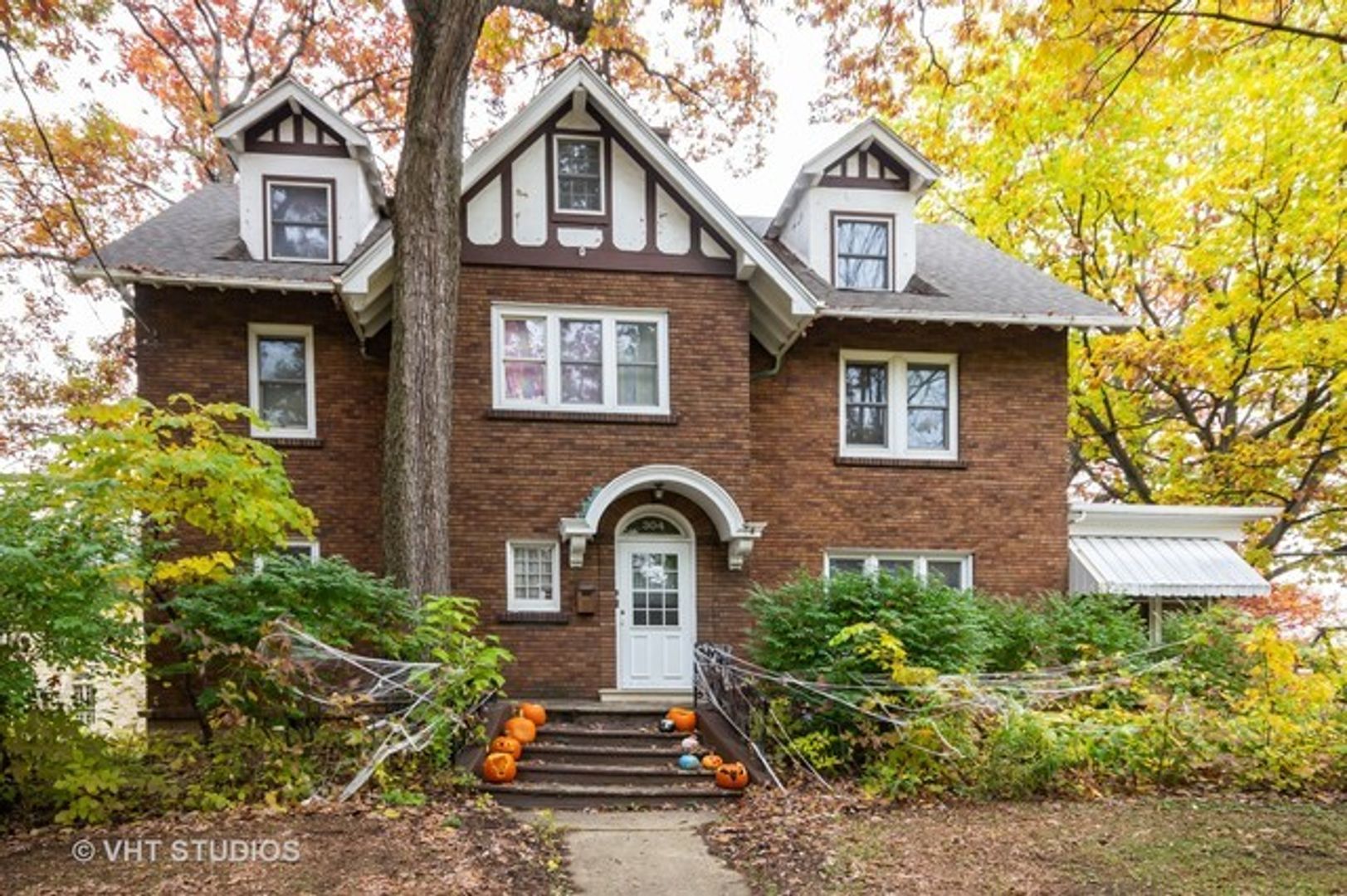 Joliet Apartment: 304 Nicholson Street