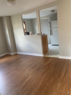 Lemont Apartment: 612 Moczygemba