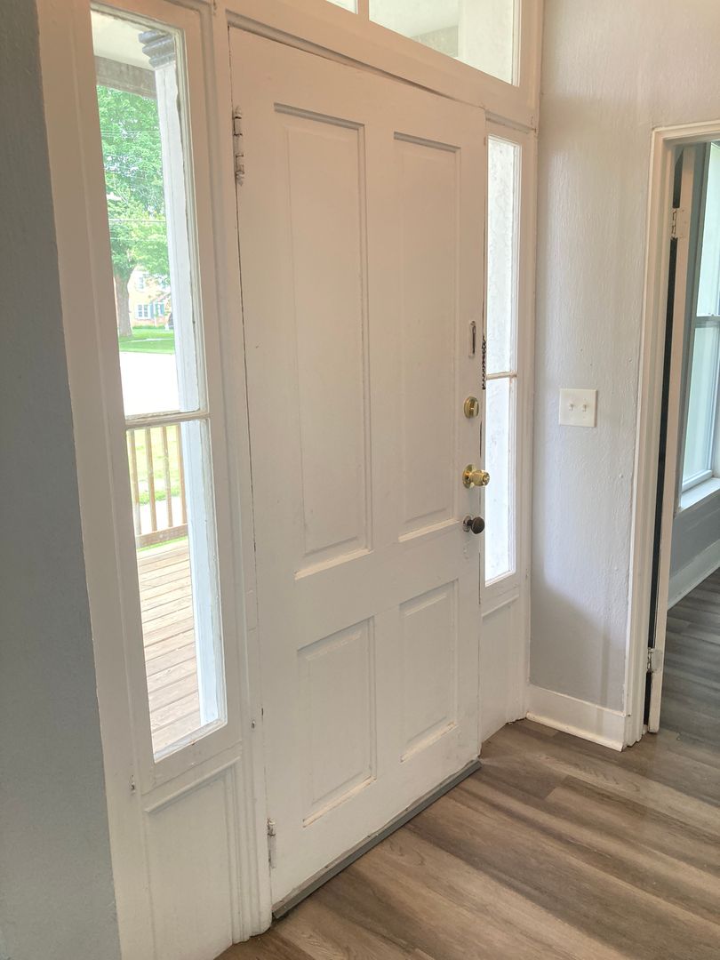 Lockport Apartment: 1031 South Washington Street