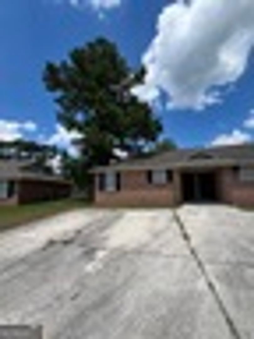 St Marys Apartment: 409 Baltic Ct