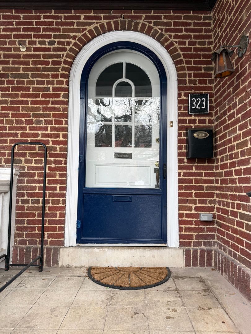 Reading House: 323 Carsonia Ave