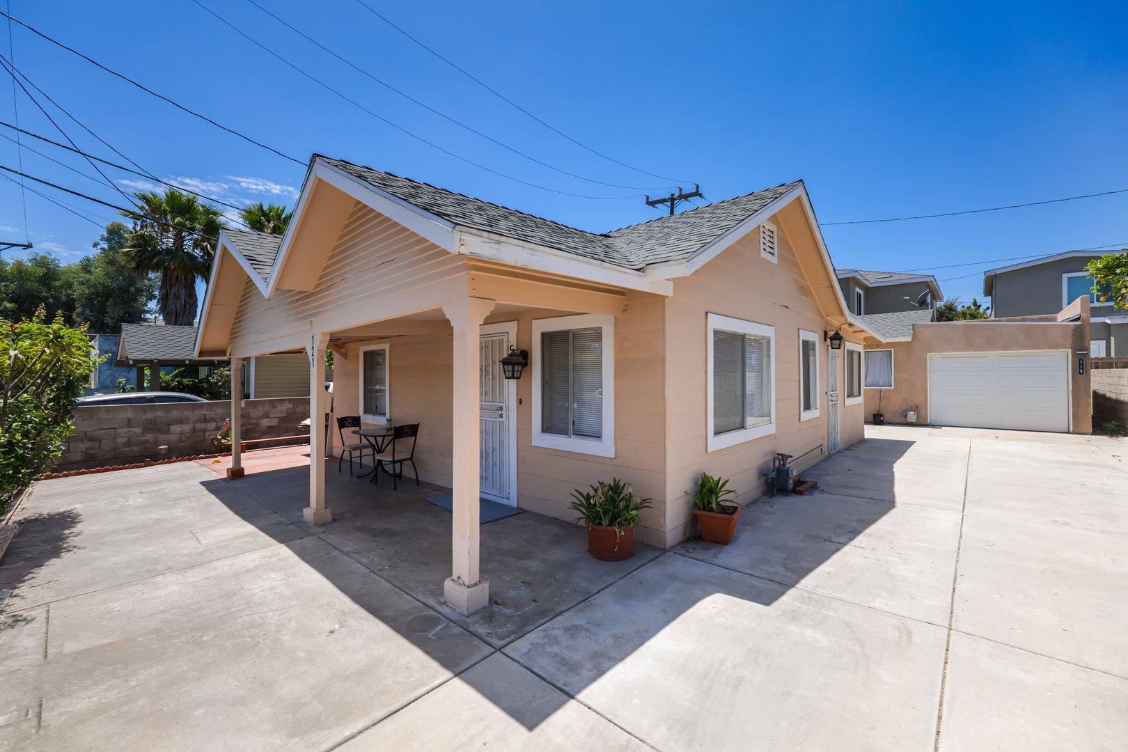 Pasadena House: 121 S. Lotus Avenue