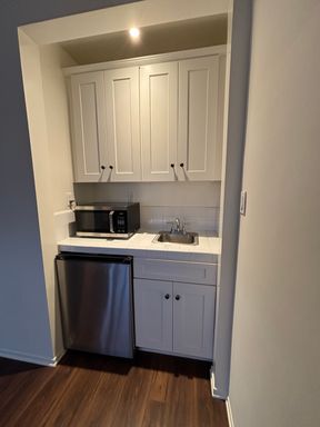 Enchanting Studio in Los Feliz, All utilities included! – photo 1