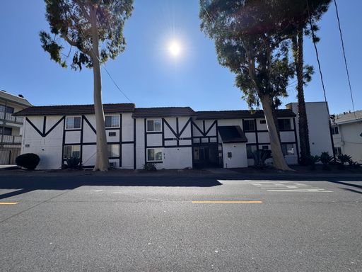 NEWLY REMODELED One Bedroom One bath in Sunland.