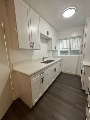 COMING SOON One Bedroom One bath in Tujunga!