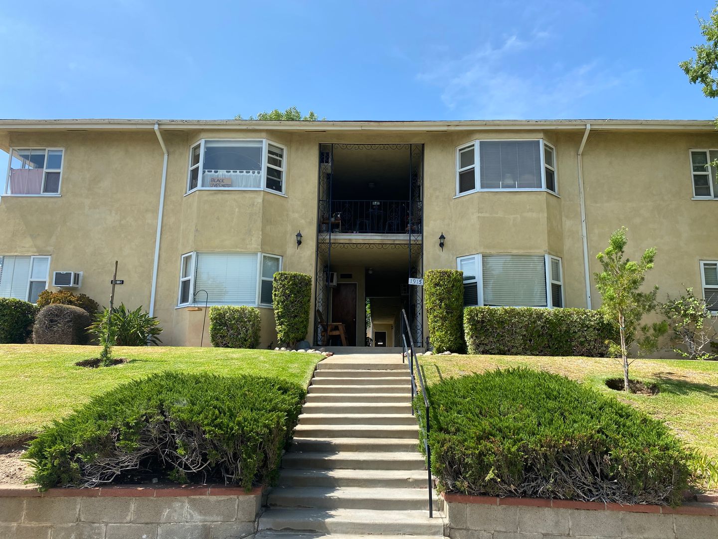 Altadena Apartment: 1915 Minoru Dr.