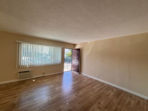 1 Bedroom 1 Bath - Spacious Unit