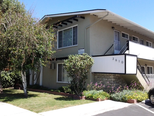 1-Bedroom Apartment in Burbank's Magnolia Park Neighborhood – photo 1