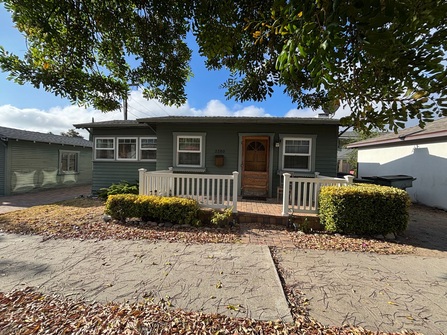 Pasadena House: 2380 E Villa St