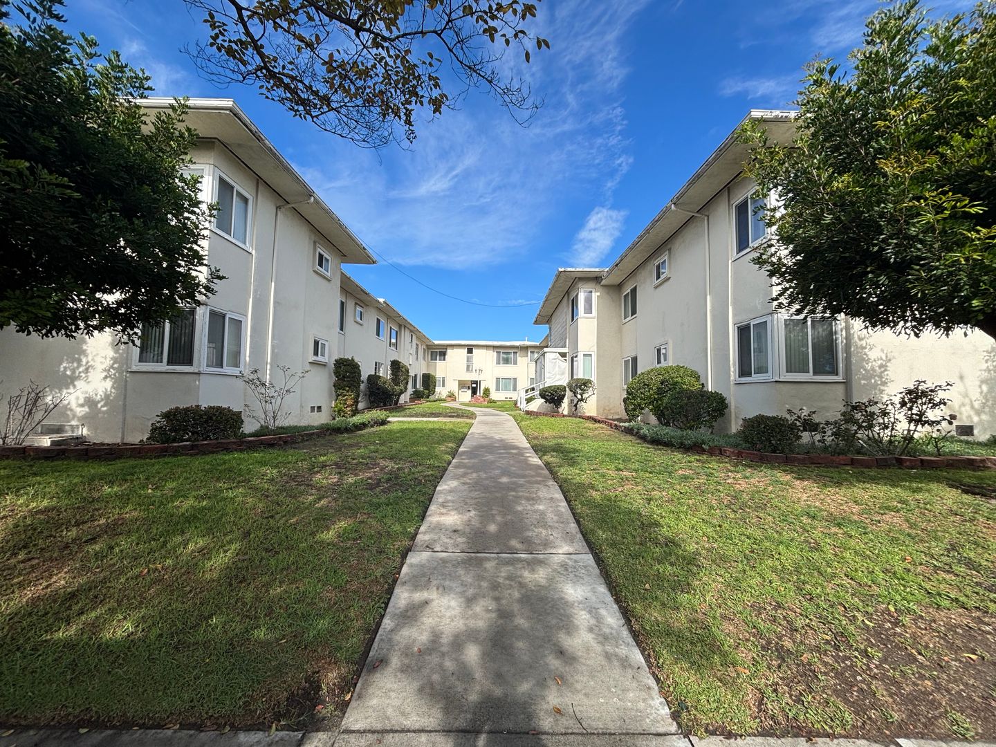 Glendale Apartment: 719-729 E Chevy Chase Dr.