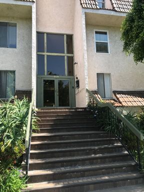 COMING SOON! Charming 1 Bedroom 1 Bath in Glendale – photo 1