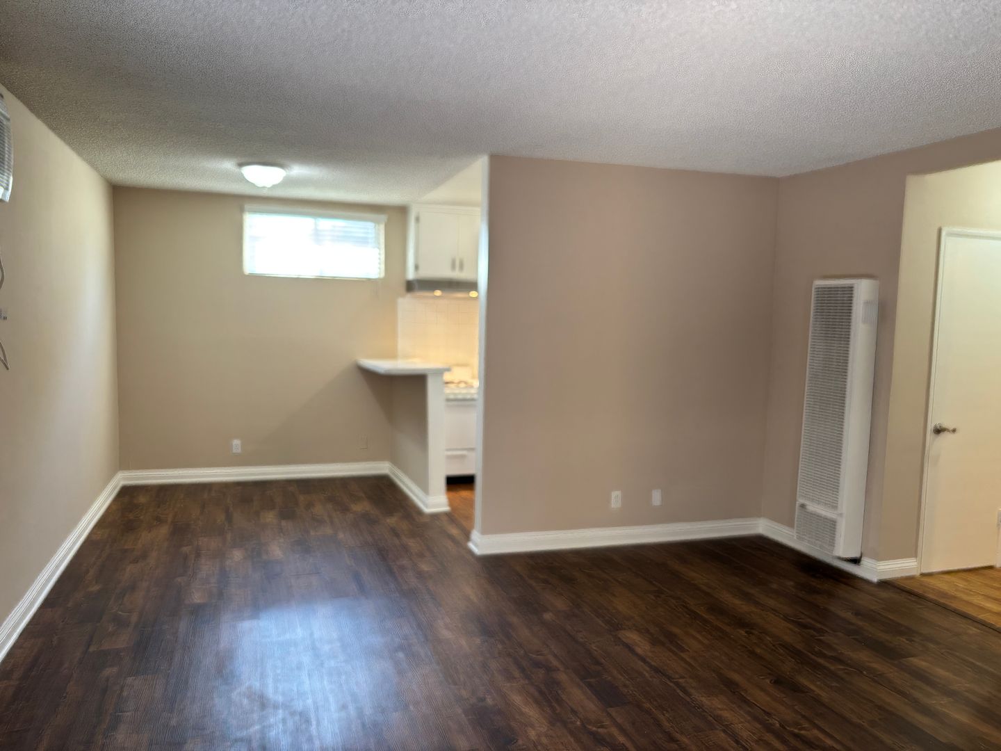 La Crescenta Apartment: 3104 Montrose Ave