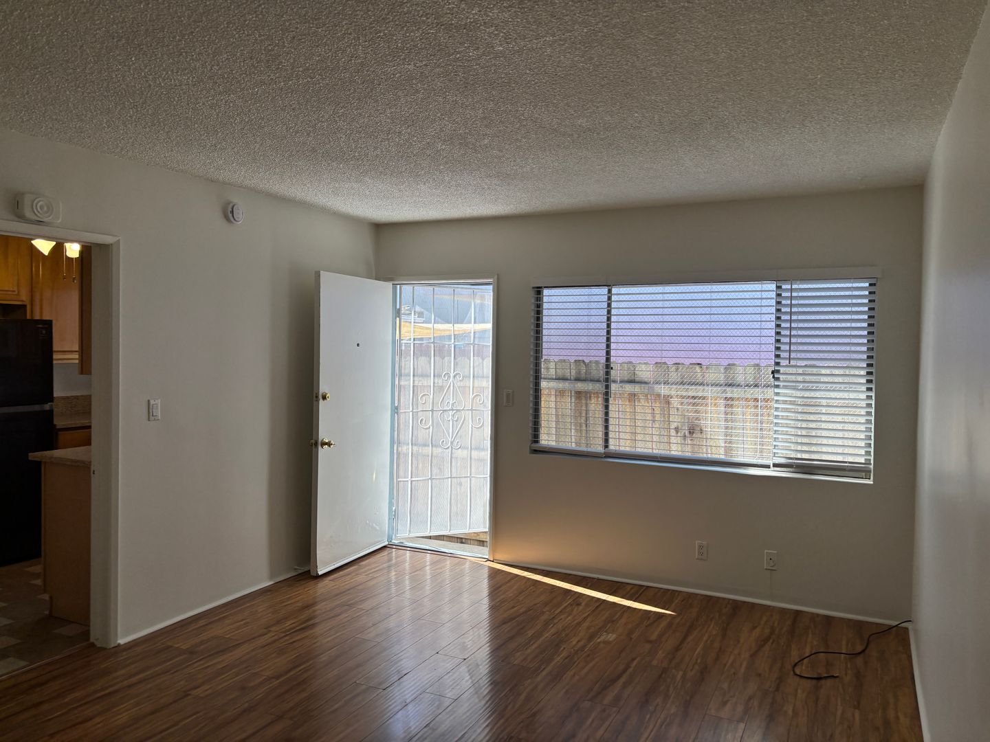 Burbank Apartment: 3513 W. Alameda Ave