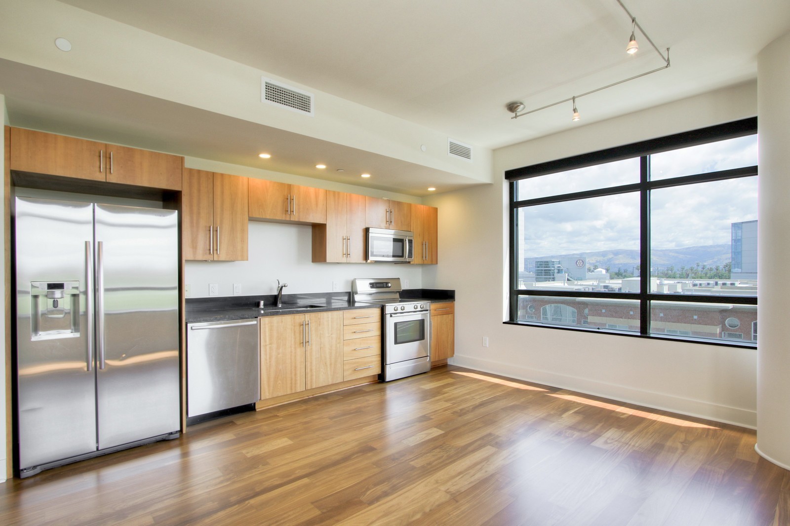 San Jose Condo: 88 E. San Fernando St., #605