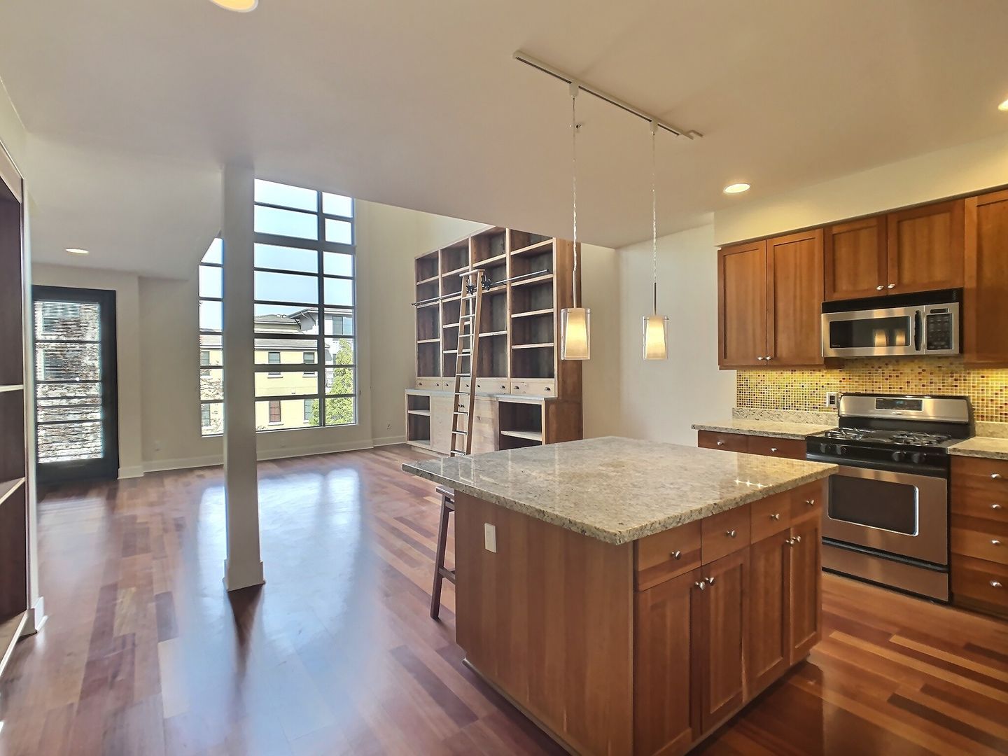 San Jose Condo: 350 E. Mission St. #207
