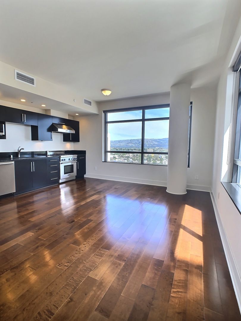 San Jose Condo: 88 E. San Fernando St., #1705