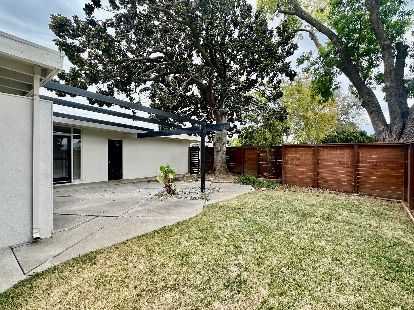 Santa Clara House: 3081 McKinley Drive