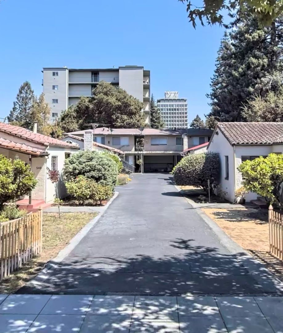 Palo Apartment: 536 Hawthorne Ave