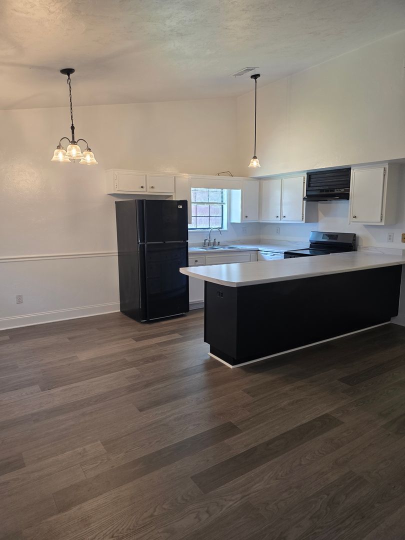 2350 Hartsfield Way 2 of 11