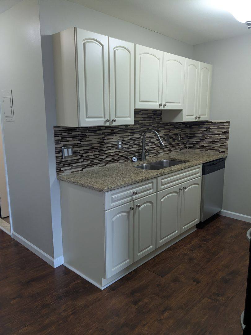 Fenton Apartment: 205 Trealout Drive