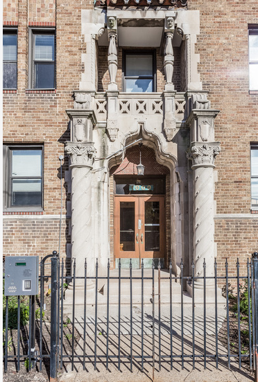 Detroit Apartment: 1000 Van Dyke Street