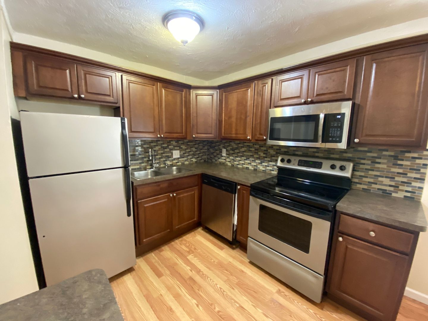 Royal Oak Apartment: 1105 N Stephenson Hwy