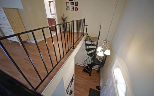 Premium 1 BD loft, private entry corner unit, no neighbors!!! – photo 1