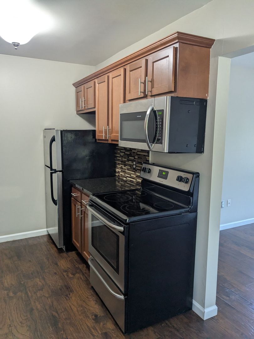 Fenton Apartment: 205 Trealout Drive