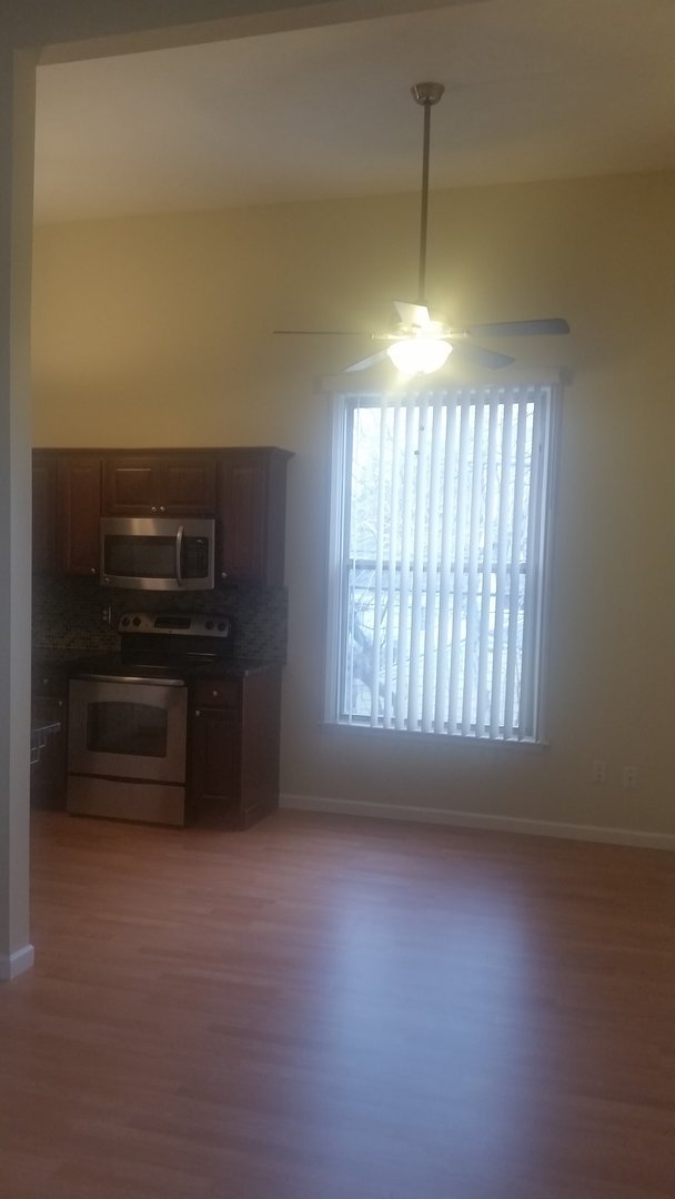 Royal Oak Apartment: 1105 N Stephenson Hwy