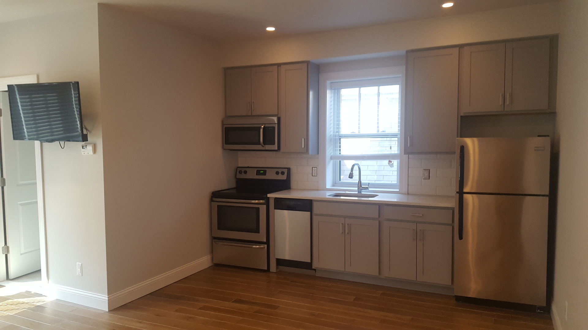 Detroit Apartment: 51 W Palmer