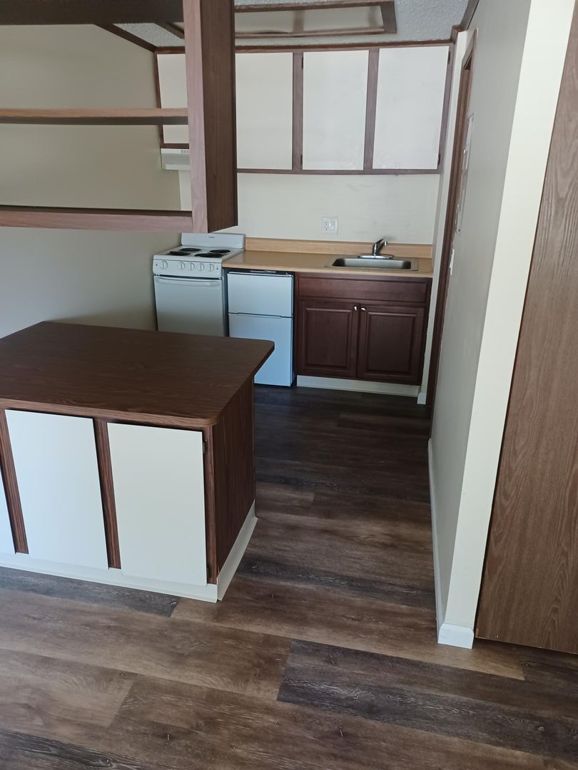 Westland Apartment: 110 Waterbury Ct