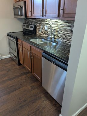 This Stunning 2 Bedroom Lower level!!!!!