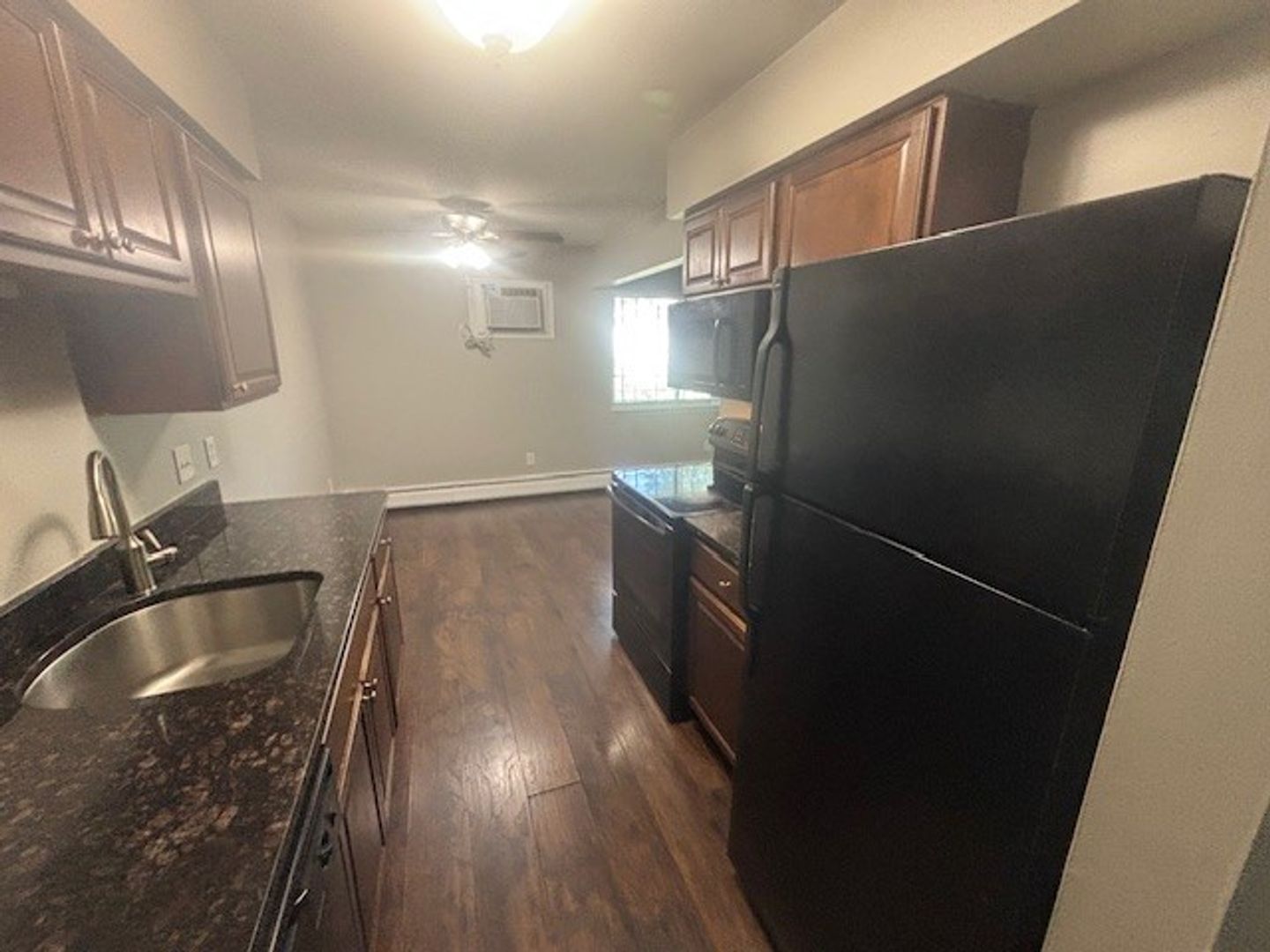 Mt.Clemens Apartment: 1 Valley Drive