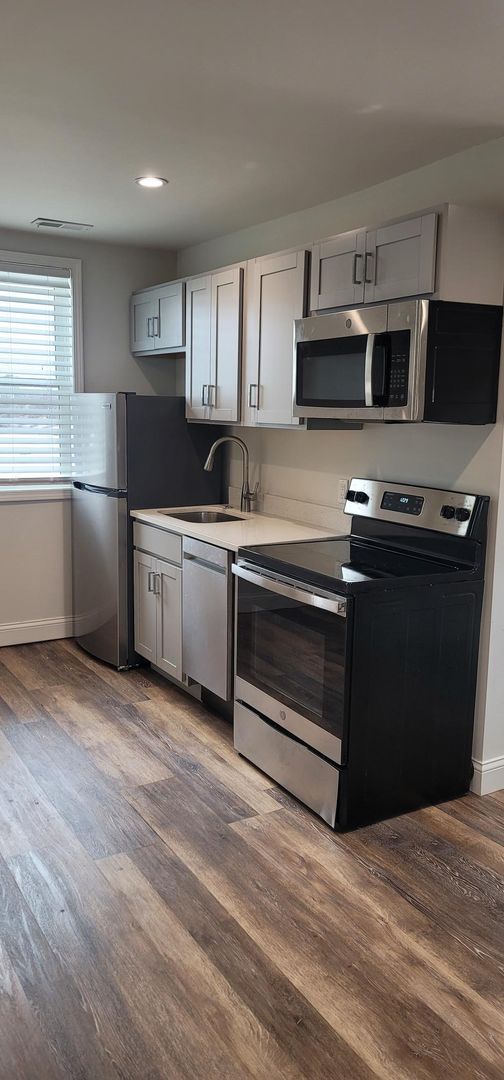 Detroit Apartment: 741 Seward St