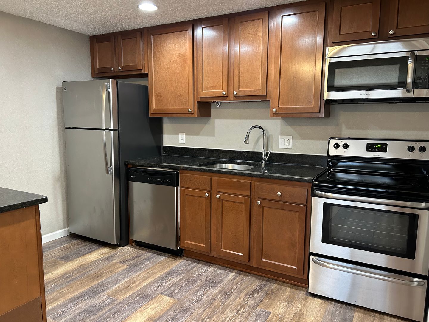 Westland Apartment: 110 Waterbury Ct