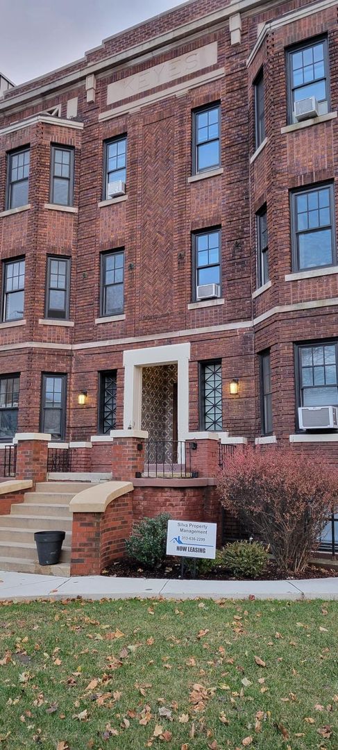 Detroit Apartment: 665  West Willis