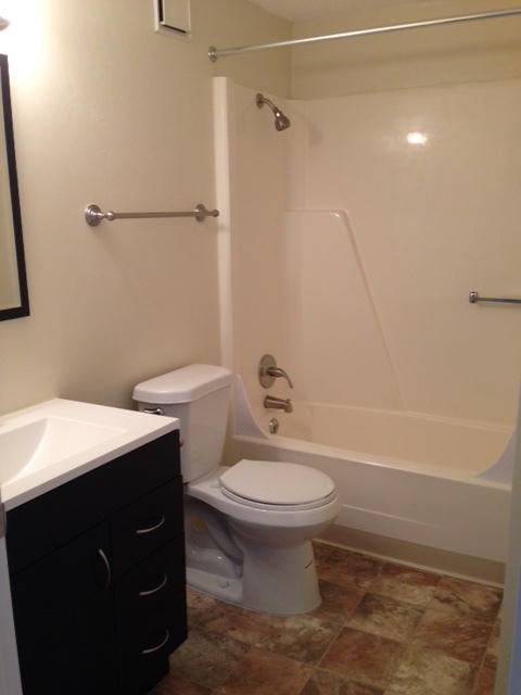 Westland Apartment: 110 Waterbury Ct