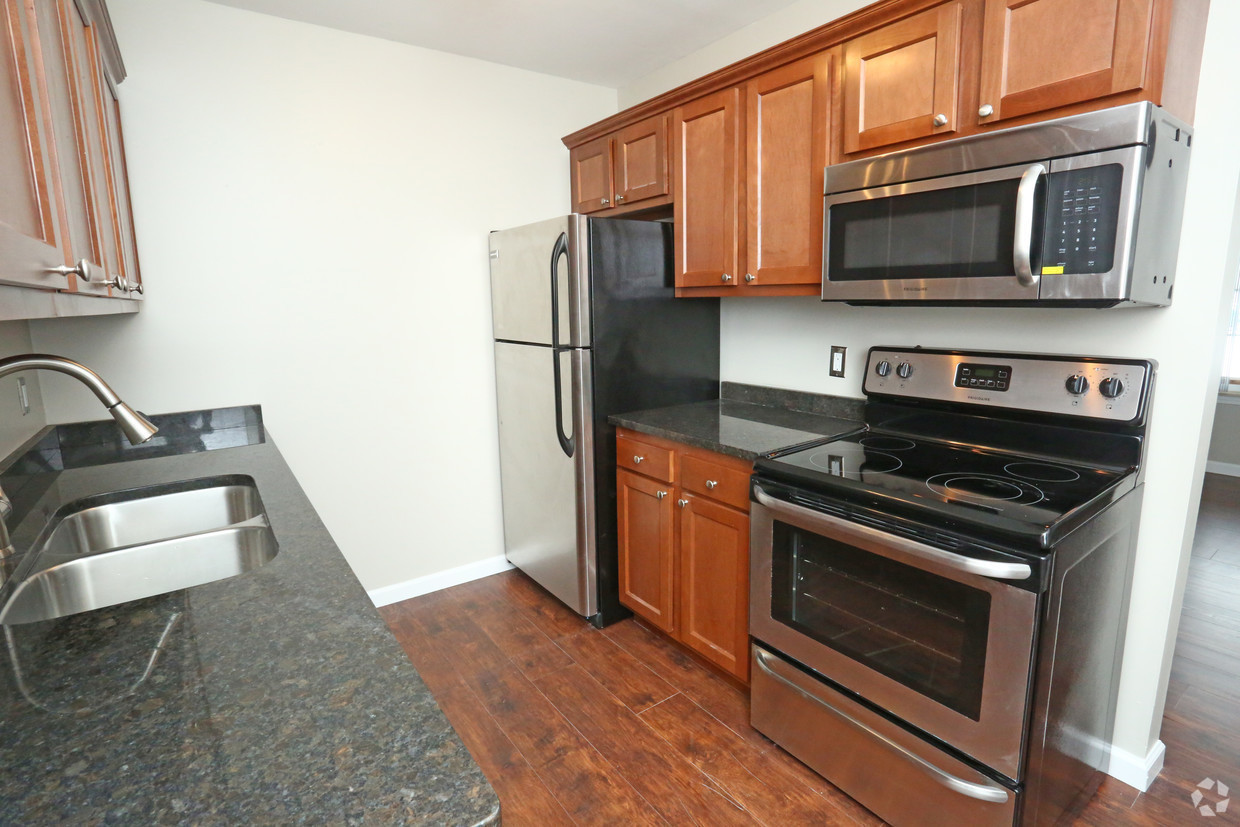 Fenton Apartment: 205 Trealout Drive