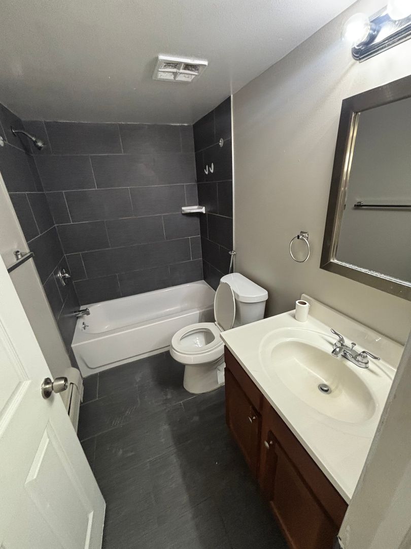 Mt.Clemens Apartment: 1 Valley Drive