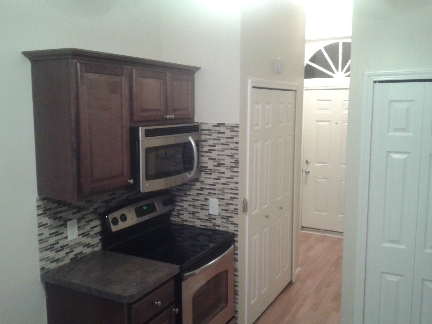 Royal Oak Apartment: 1105 N Stephenson Hwy