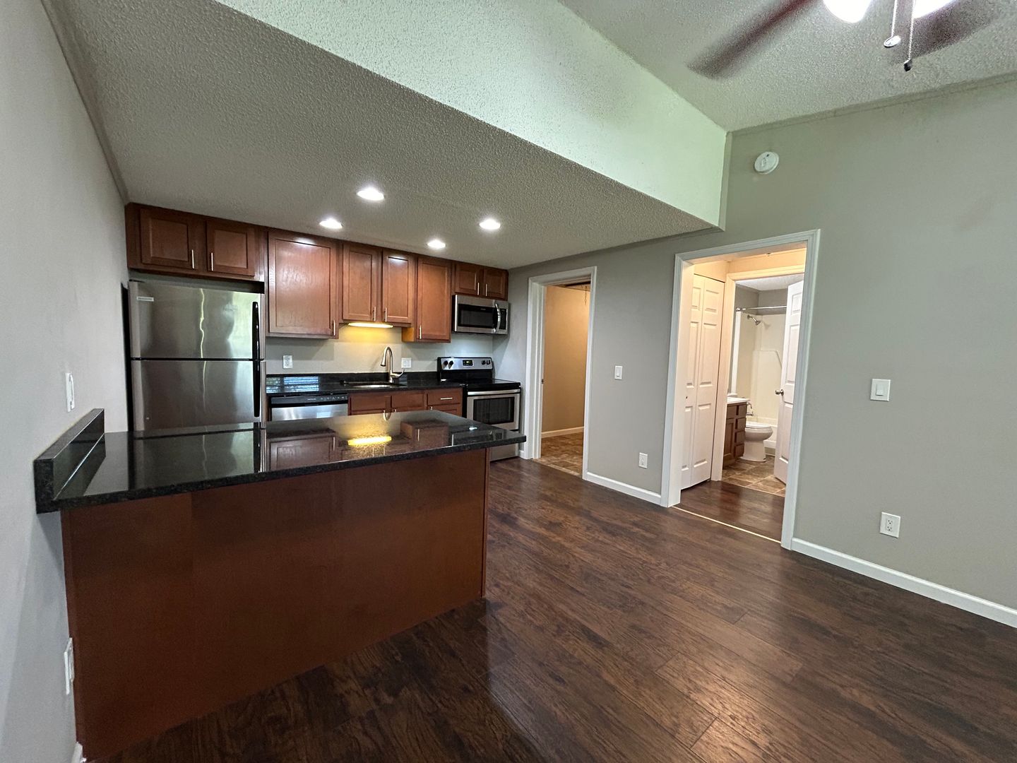 Westland Apartment: 110 Waterbury Ct