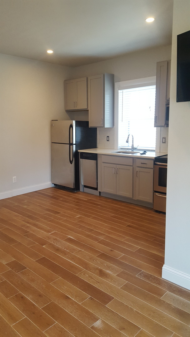 Detroit Apartment: 51 W Palmer