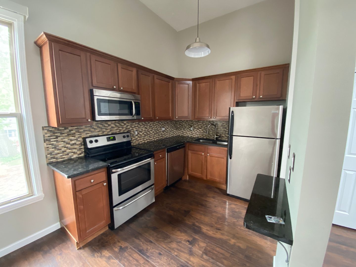 Royal Oak Apartment: 1105 N Stephenson Hwy