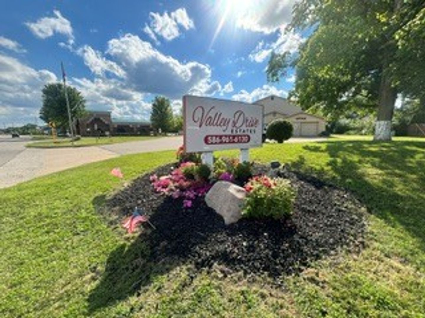 Mt.Clemens Apartment: 1 Valley Drive
