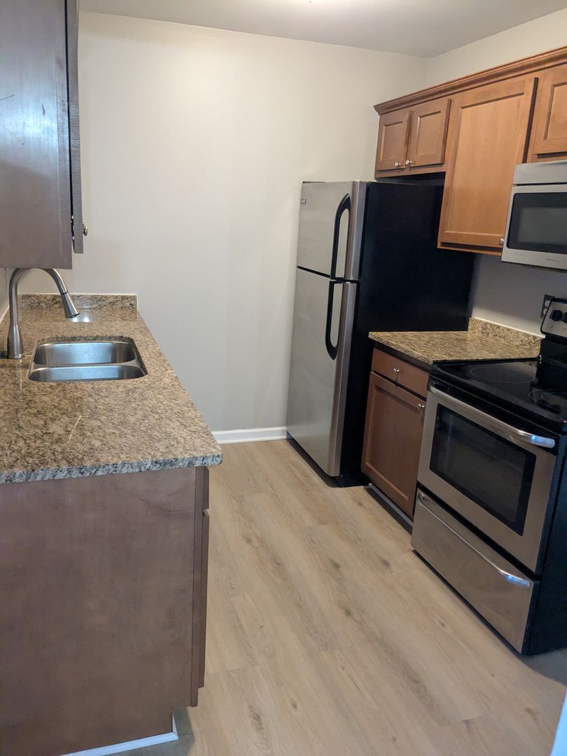 Fenton Apartment: 205 Trealout Drive